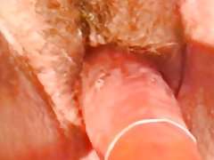 Kiimainen kypsä huoria saa Amir ja dildo perseestä ja imee musta kukko